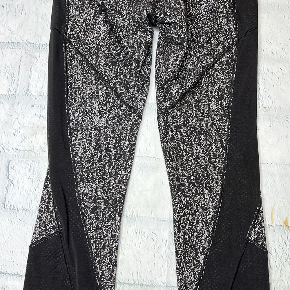 🔹 Lululemon Leggings